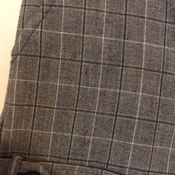 Old Navy Black/White Plaid Short, Low Rise - Picture 3 of 5